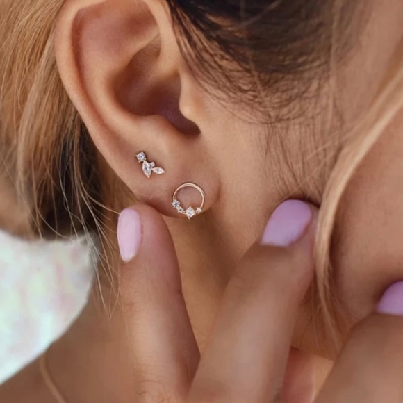 Wild Vine Marquise Round Clear Crystal CZ 18k Gold Plated S925 Stud Earring 1pc - Picture 3 of 10